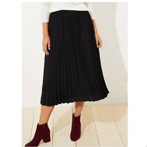 NWT Loft Pleated Chiffon midi skirt